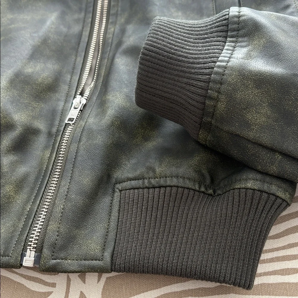 PRETTY LITTLE THING faux leather bomber jacket - Picture 6 of 9